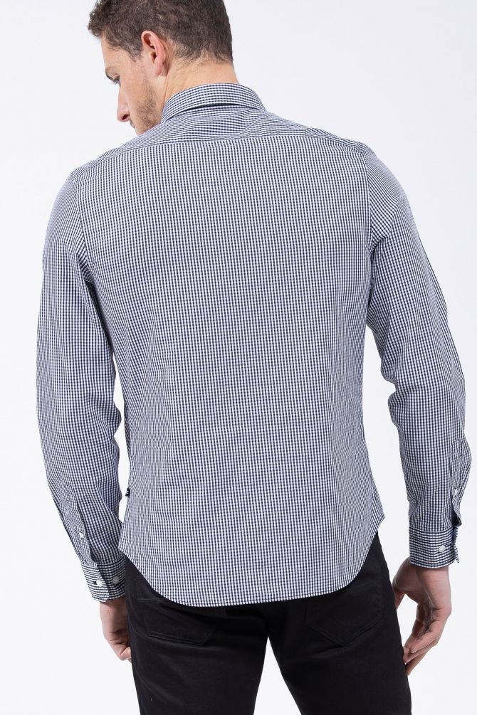 חולצה מכופתרת משבצות TAILORED FIT עם רקמת לוגו