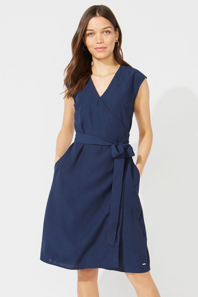 שמלת מעטפת מידי עם קשירה במותן