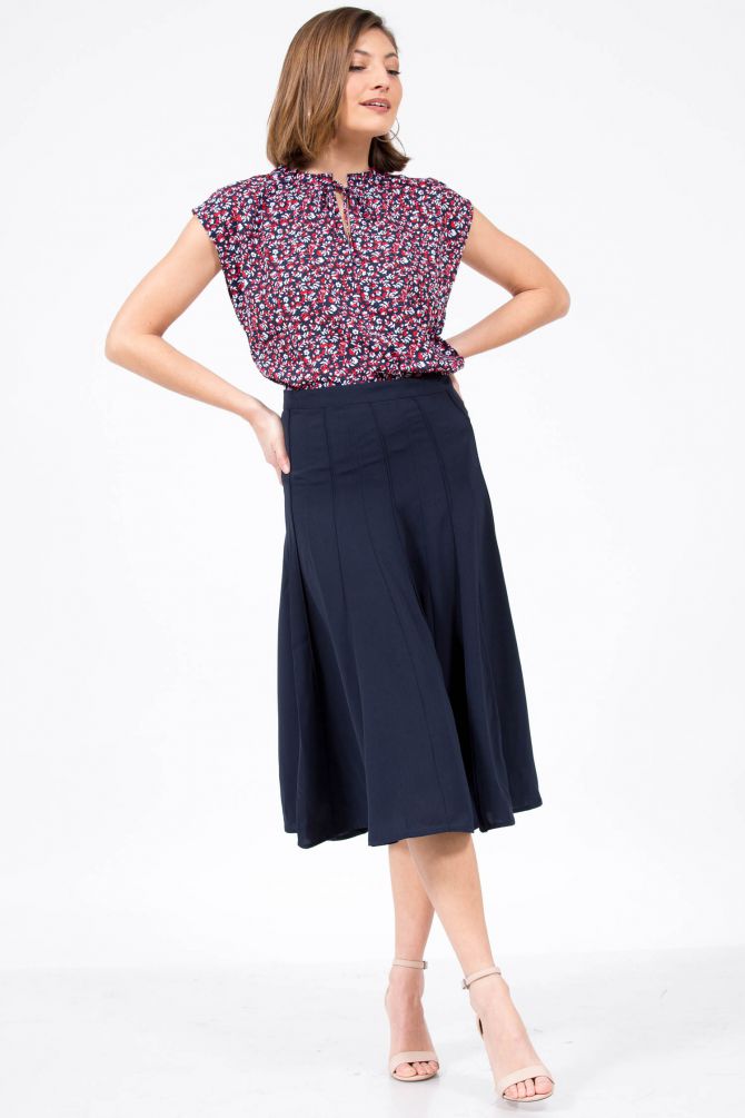 חצאית מידי קפלים