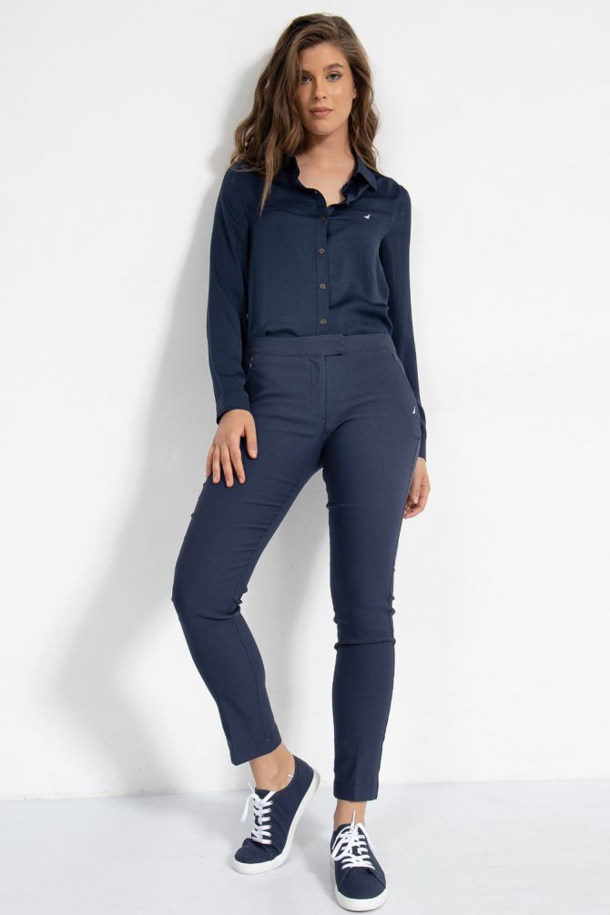 מכנסיים מחוייטים בגזרת עיפרון