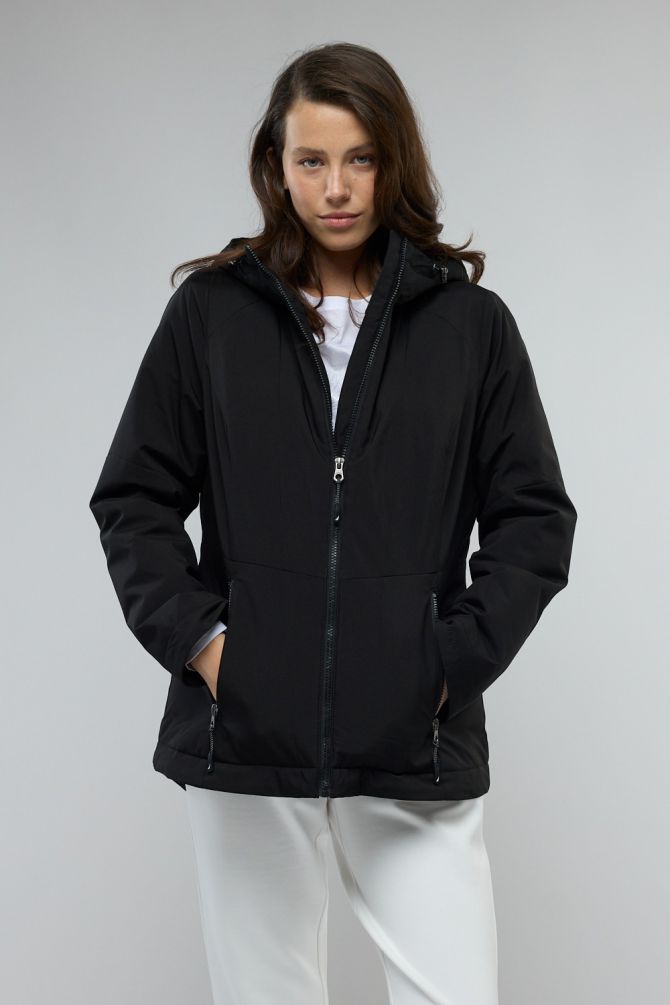 מעיל פוך Nautica עם קפוצ’ון לנשים