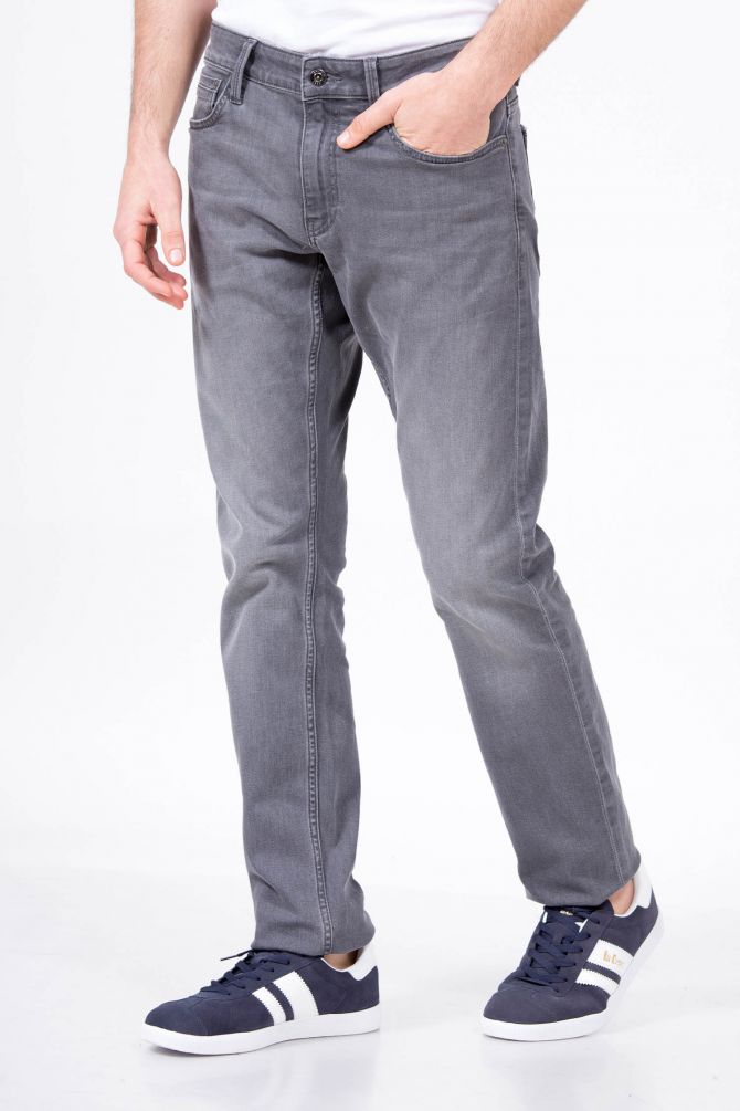 ג’ינס סטרץ בגזרת SLIM