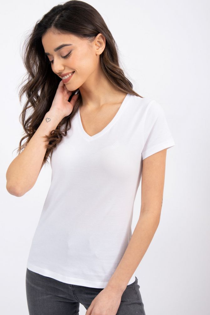 טי שירט נאוטיקה קצרה עם מחשוף וי