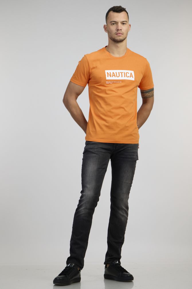 טי שירט עם לוגו בחזית, צווארון עגול ושרוולים קצרים לגבר