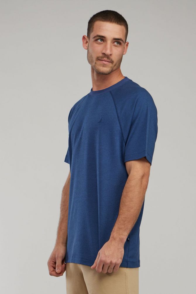 טי שירט רגלן עם שרוולים קצרים ולוגו Nautica לגברים