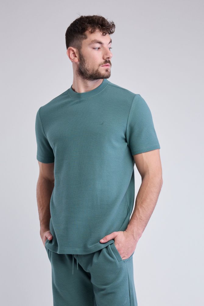 טי שירט Nautica קצרה עם טקסטורה לגברים