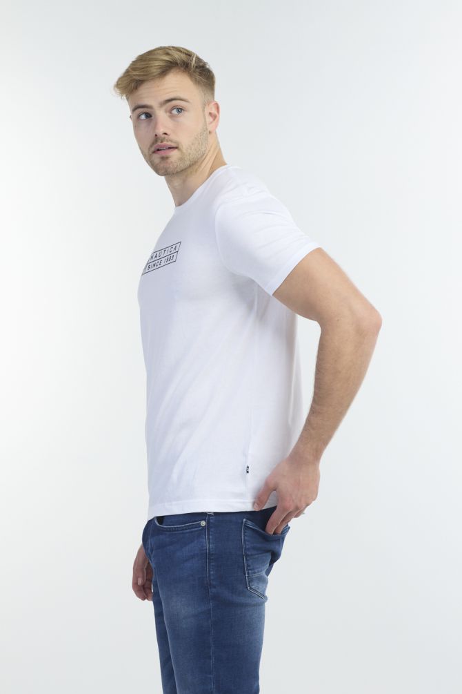 חולצה עם צווארון עגול לגברים עם לוגו נאוטיקה