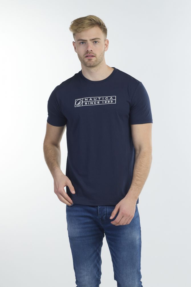 חולצה עם צווארון עגול לגברים עם לוגו נאוטיקה