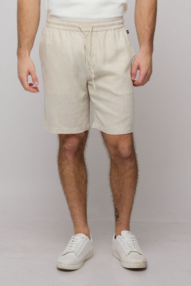 מכנסיים קצרים לגברים