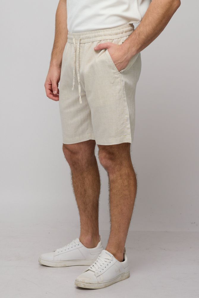מכנסיים קצרים לגברים