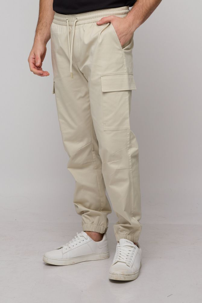 מכנסיים קצרים לגברים