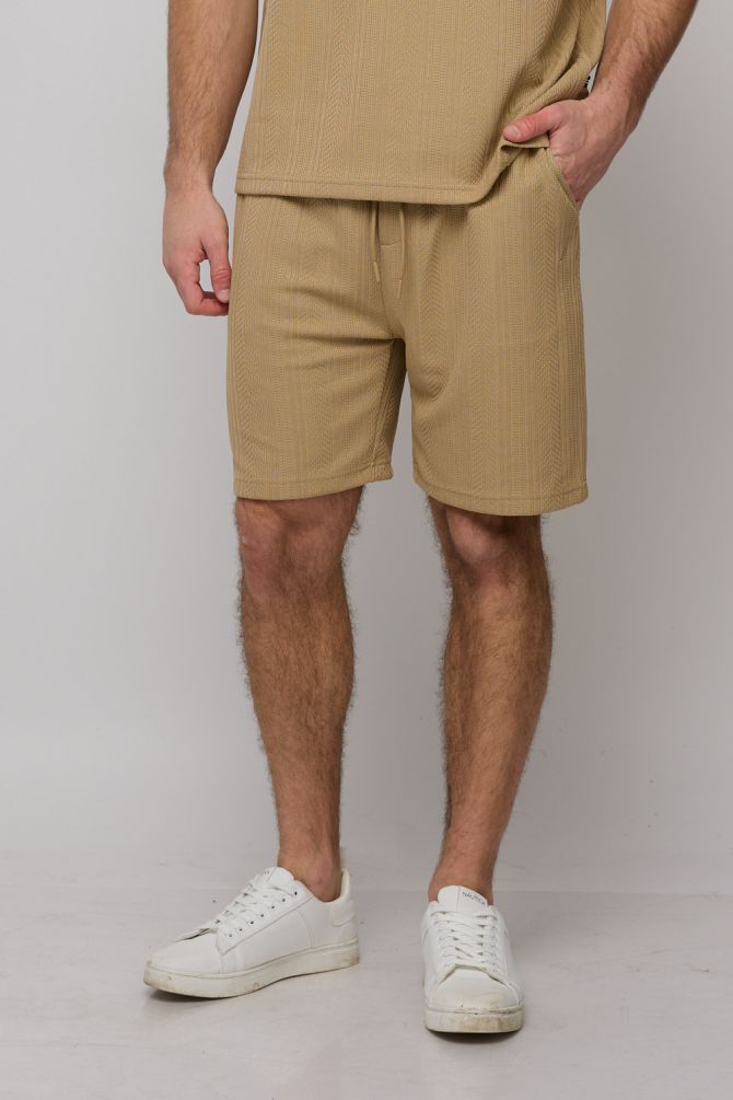 מכנסיים קצרים לגברים