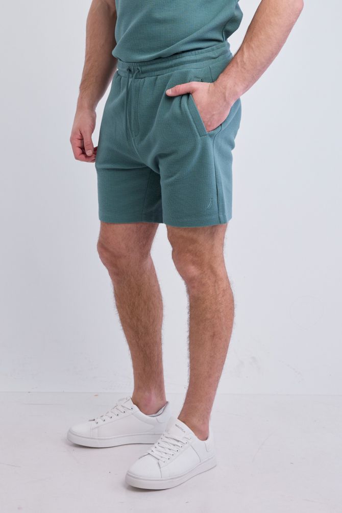 מכנסי ברמודה Nautica עם טקסטורה לגברים