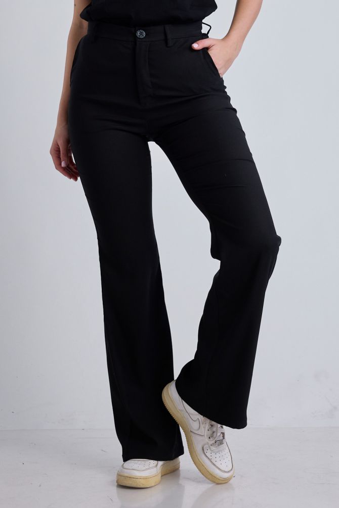 מכנסי צ’ינו ארוכים Nautica בגזרה מתרחבת לנשים