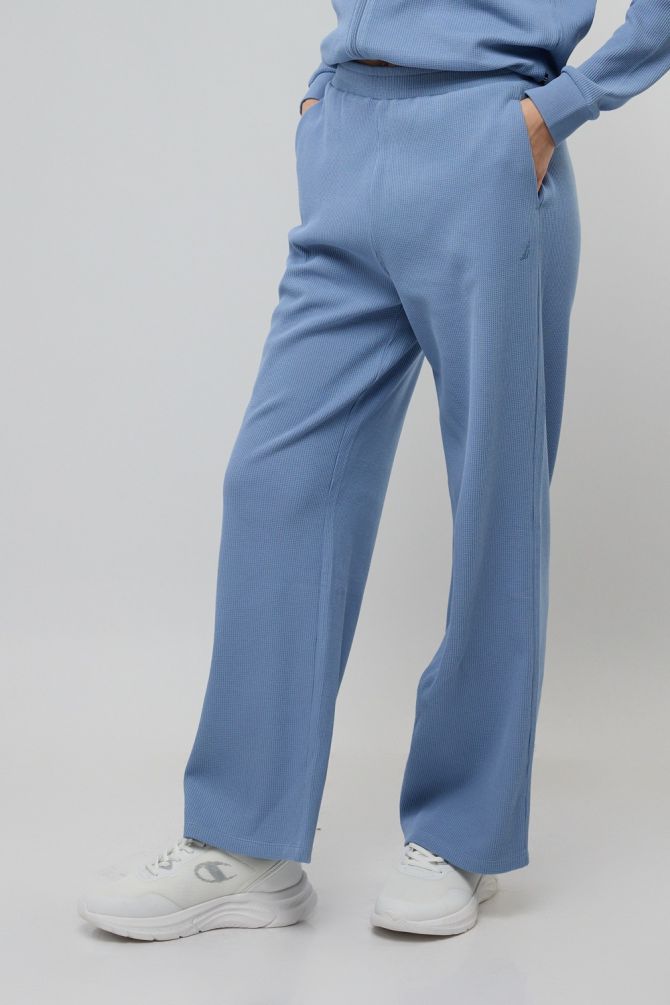 מכנסי טרנינג Nautica לנשים בגזרה מתרחבת