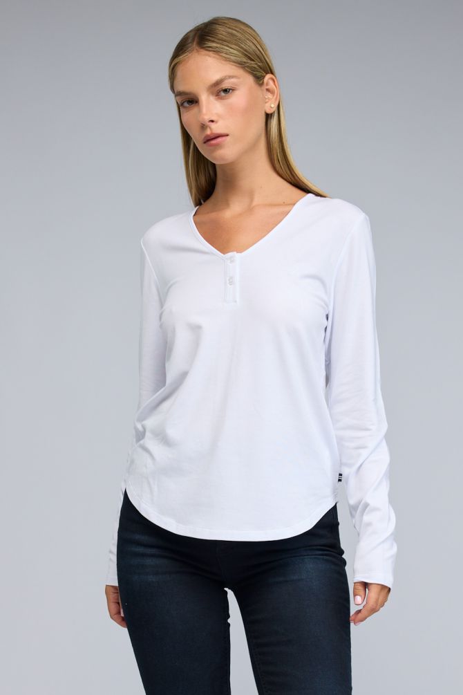 טי שירט Nautica ארוכה לנשים עם לוגו וצווארון וי