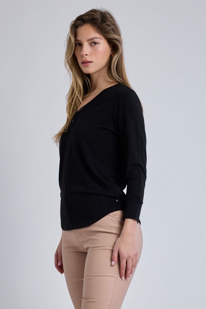 טי שירט ארוכה Nautica לנשים עם כפתורים בחזה