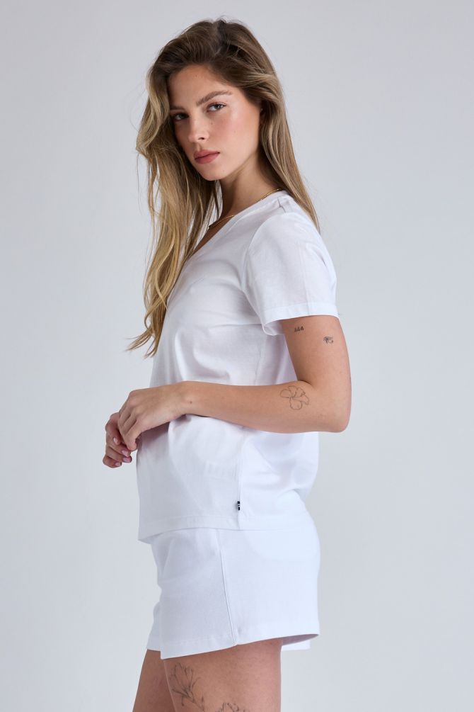 טי שירט קצרה עם צווארון V ולוגו Nautica לנשים