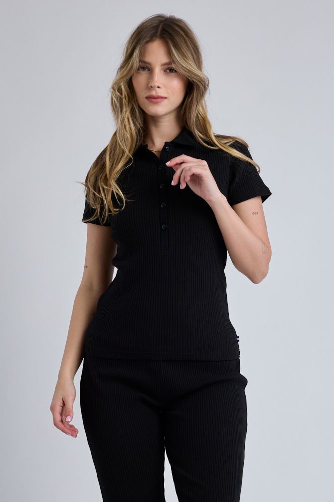 טי שירט ריב קצרה Nautica לנשים עם כפתורים בחזה