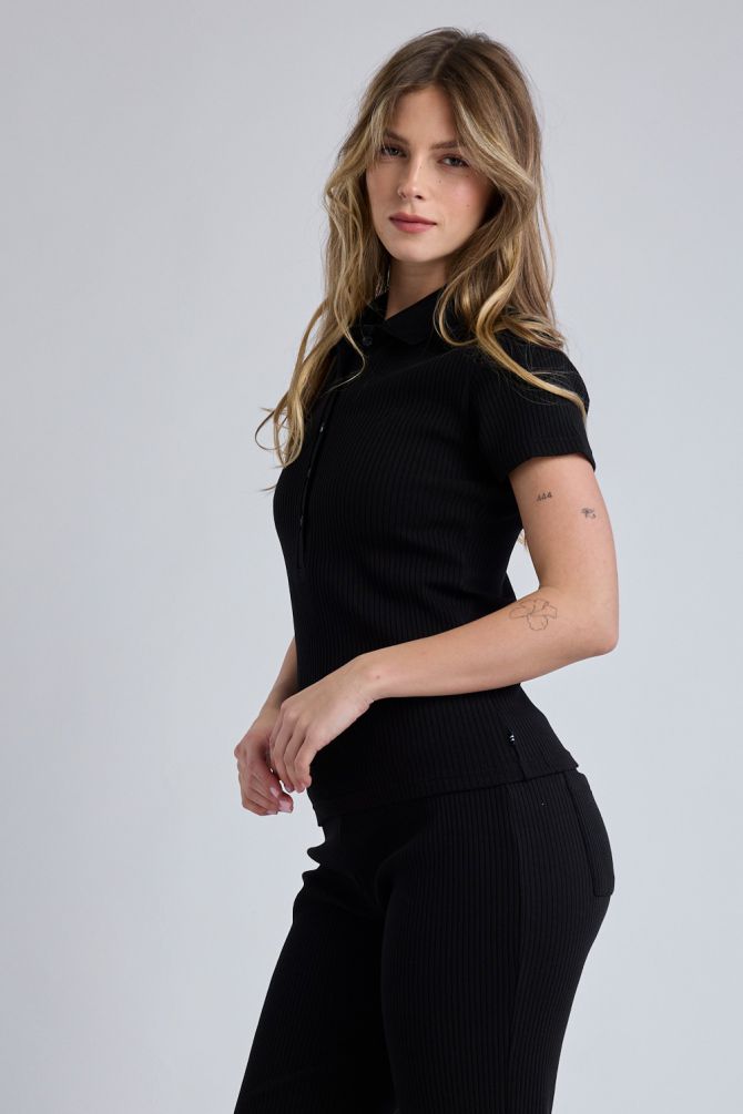 טי שירט ריב קצרה Nautica לנשים עם כפתורים בחזה