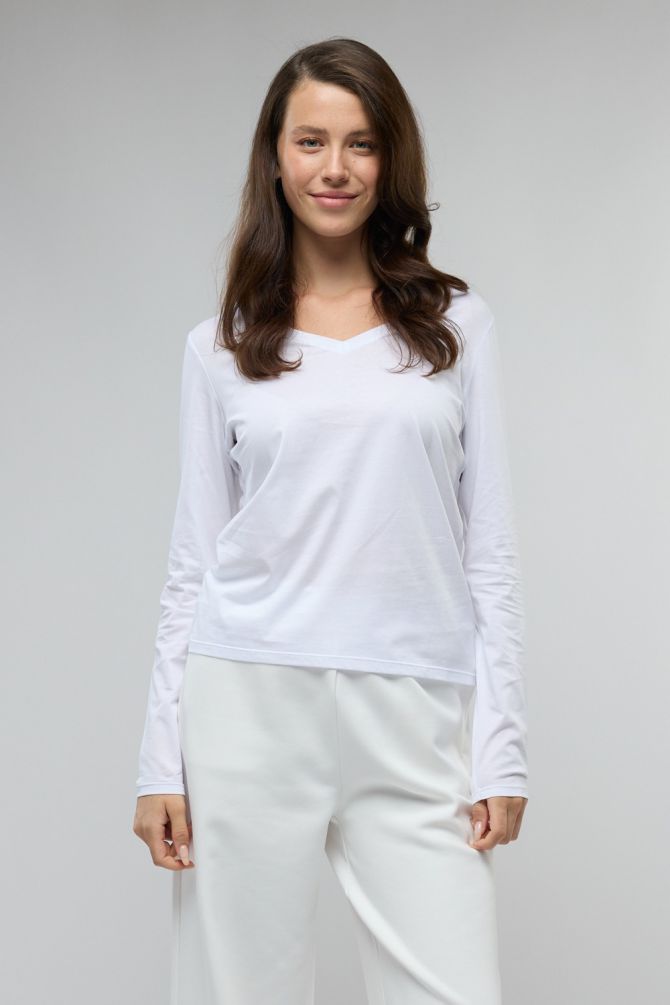 טי שירט בייסיק עם צווארון V לנשים