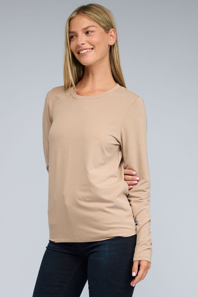 טי שירט Nautica ארוכה לנשים עם לוגו רקום