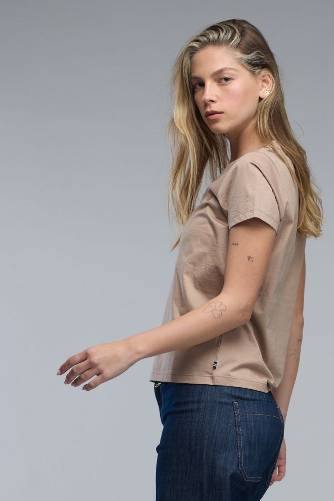 טי שירט עם שרוולים קצרים והדפס Nautica לנשים