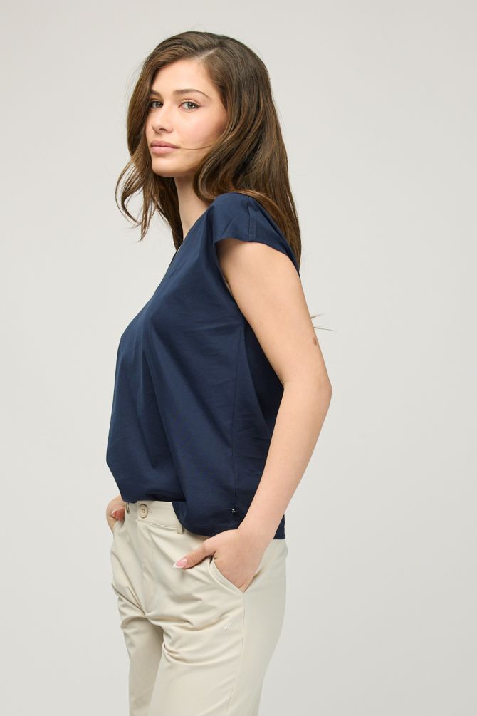 חולצת טי-שירט קצרה