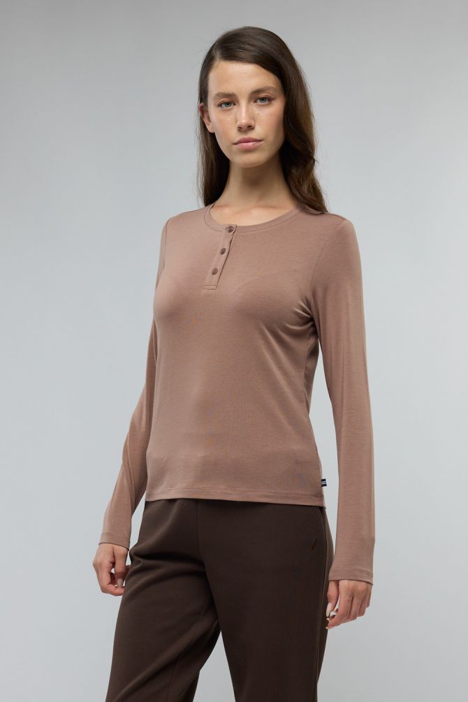 חולצת פולו Nautica ללא צווארון ושרוול ארוך לנשים