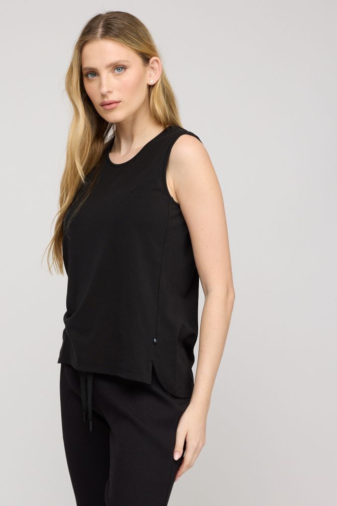 גופיית טי ללא שרוולים לנשים