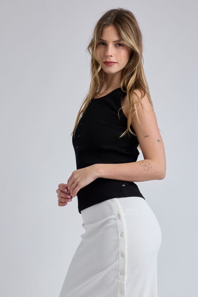 גופיית Nautica מבד ריב עם כפתורים לנשים