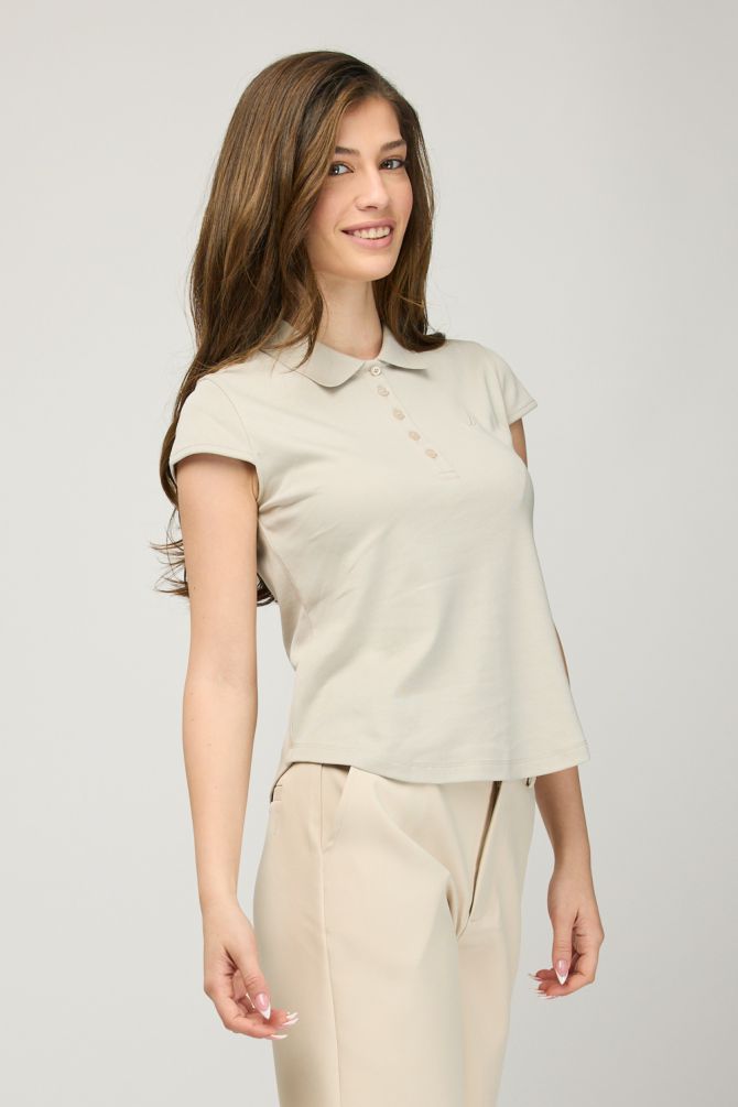 חולצת פולו קצרה לנשים