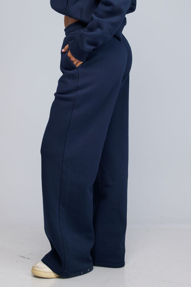 מכנסי טרנינג Nautica לנשים בגזרה מתרחבת