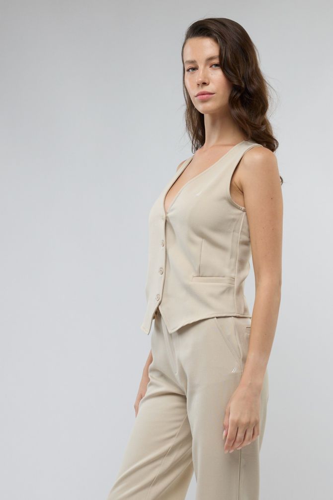 וסט Nautica עם כפתורים לנשים