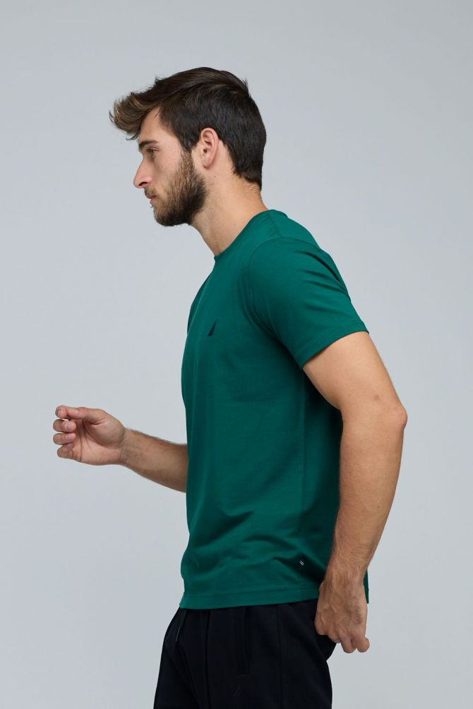 טי שירט בייסיק עם צווארון עגול ורקמת לוגו