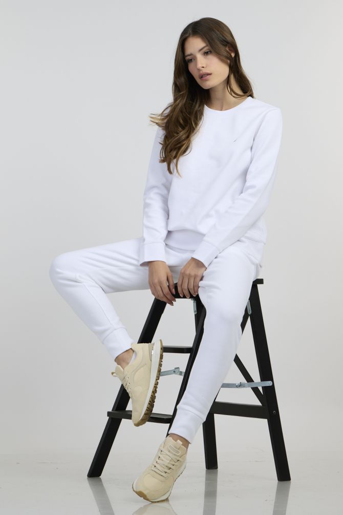 סווטישירט חלק עם רקמת לוגו