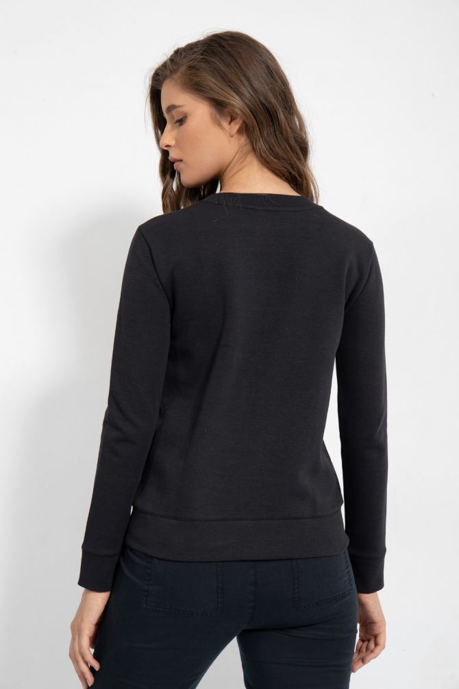 סווטשירט עם הדפס לוגו בגימור נוצץ