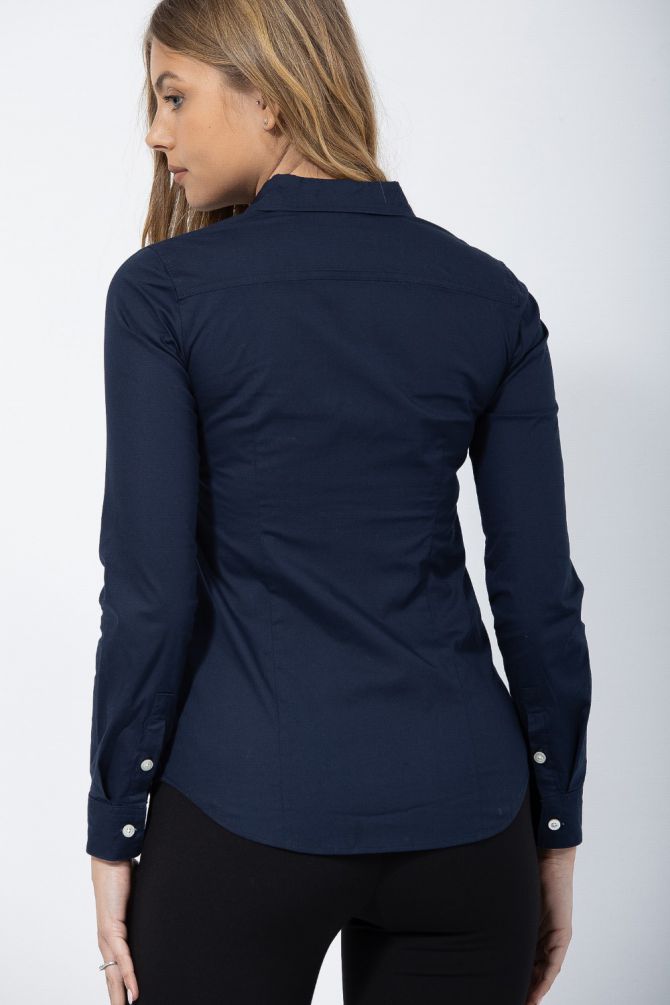 חולצה מכופתרת מבד סטרץ’