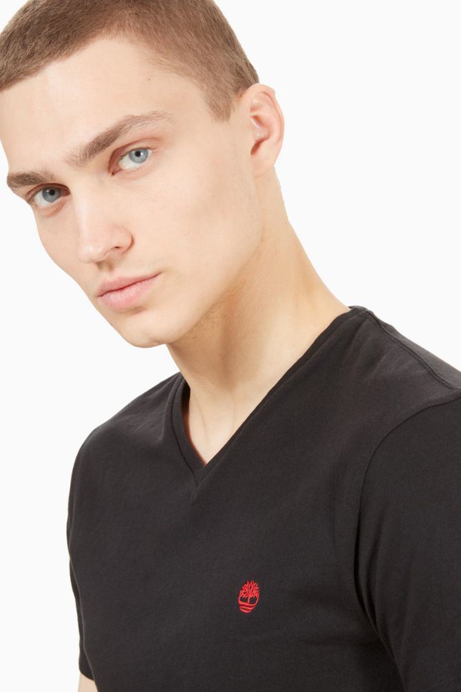 טי שירט לגבר עם צווארון V מבד ג’רסי SLIM FIT