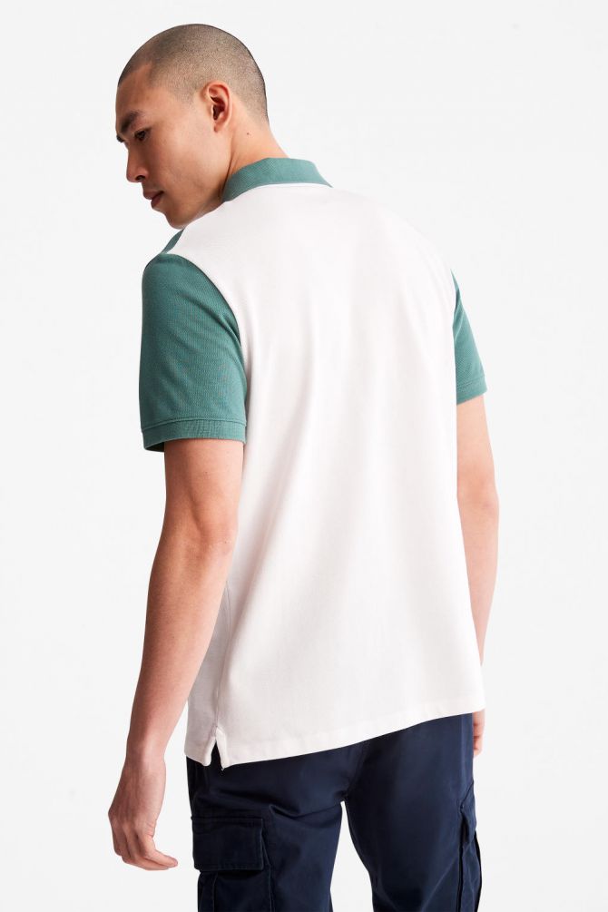 חולצת פולו בשילוב צבעים והדפס לוגו בחזית