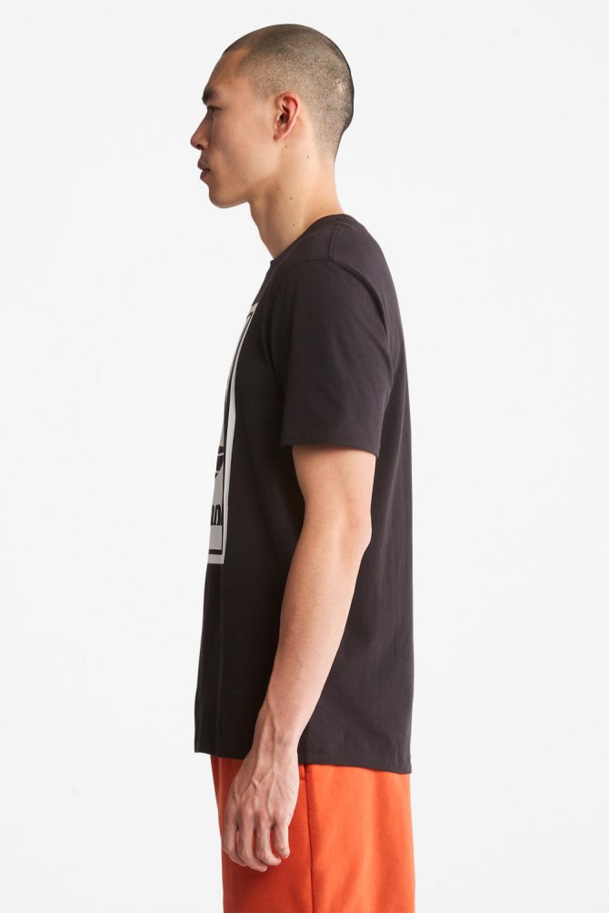 טי שירט עם הדפס עץ בריבוע