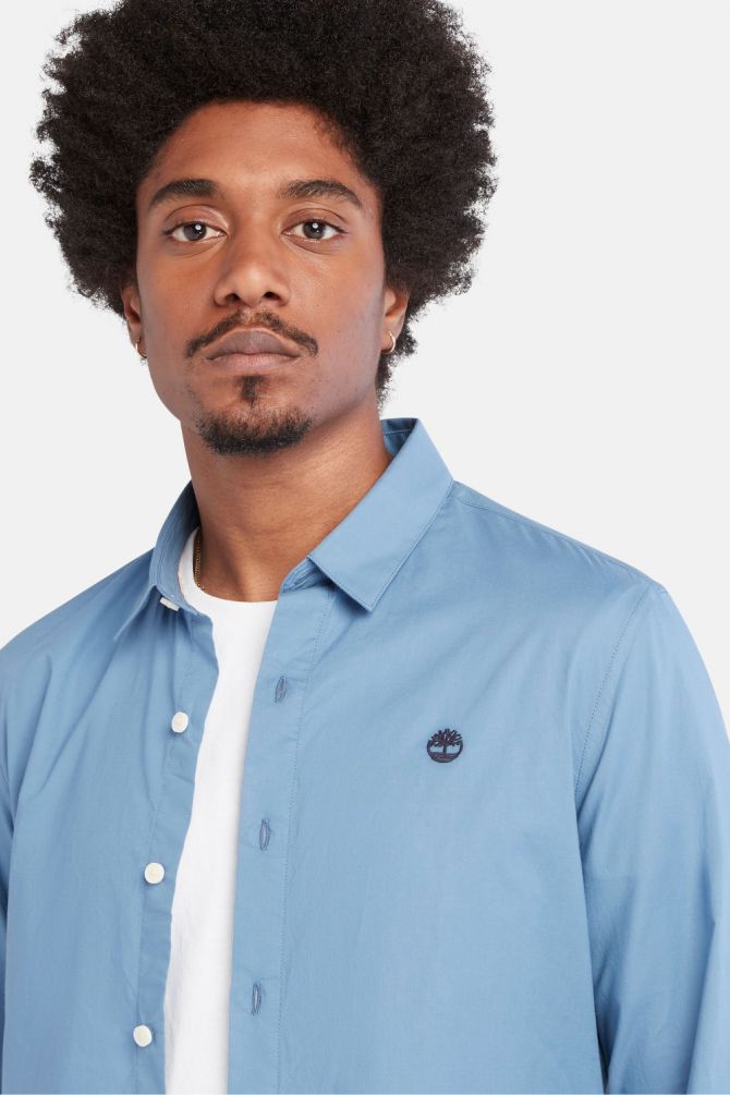 חולצה מכופתרת בגזרת FITTED עם לוגו המותג רקום