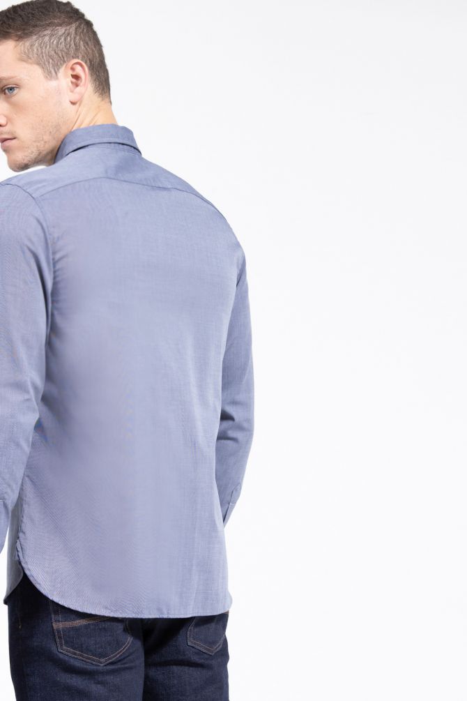 חולצה מכופתרת בגזרת SLIM FIT