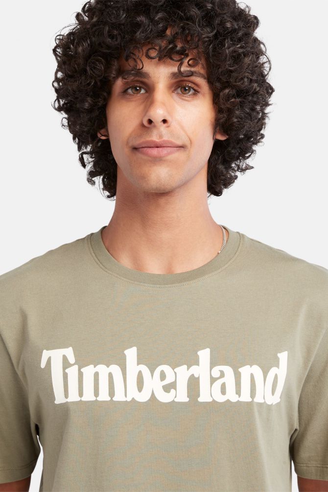 טי שירט עם כיתוב טימברלנד