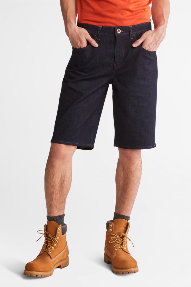 מכנסי ג’ינס קצרים