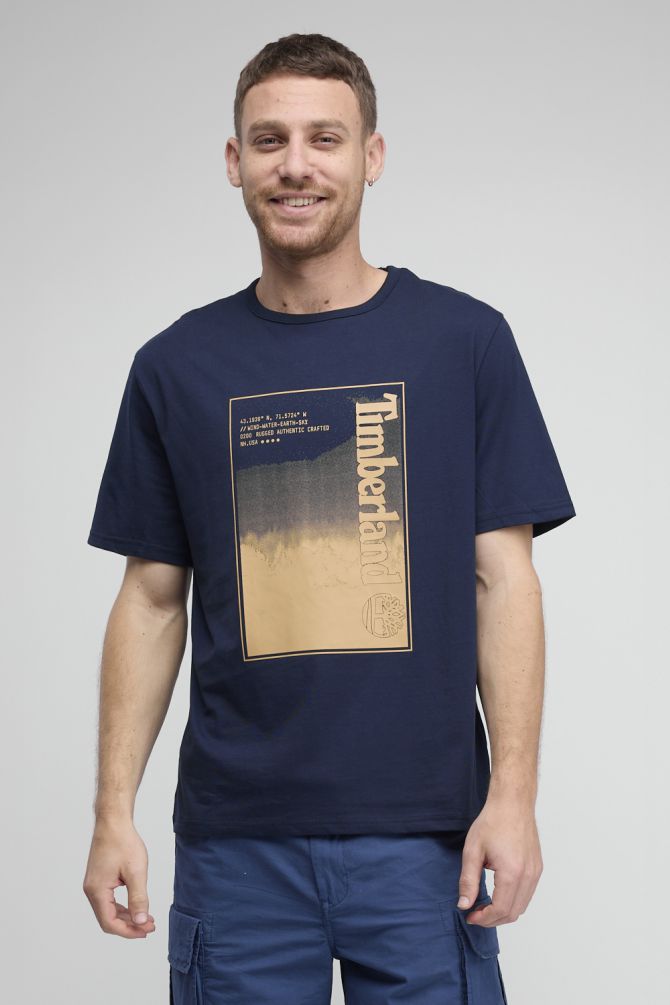 טי שירט Timberland עם הדפס IN THE WOODS לגברים