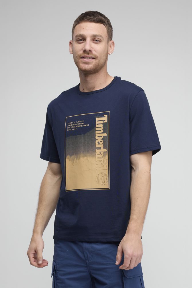 טי שירט Timberland עם הדפס IN THE WOODS לגברים