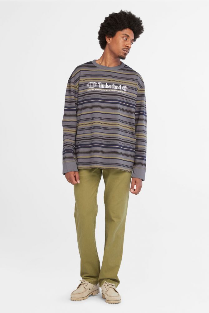 חולצה ארוכה בסגנון 90’ וצווארון עגול לגבר