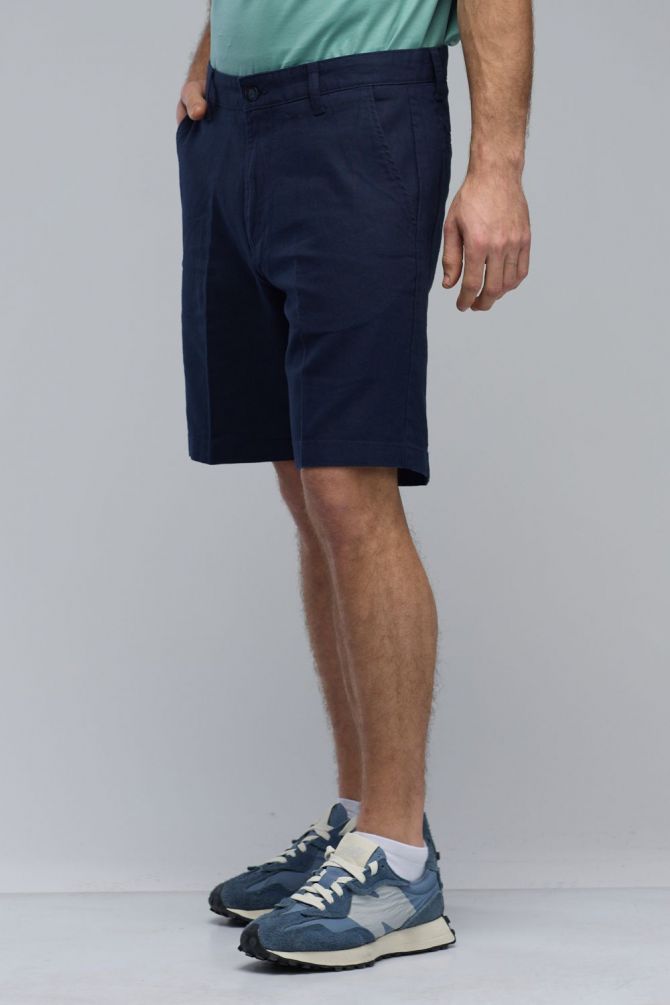 מכנסי ברמודה Nautica לגברים בגזרה קלאסית