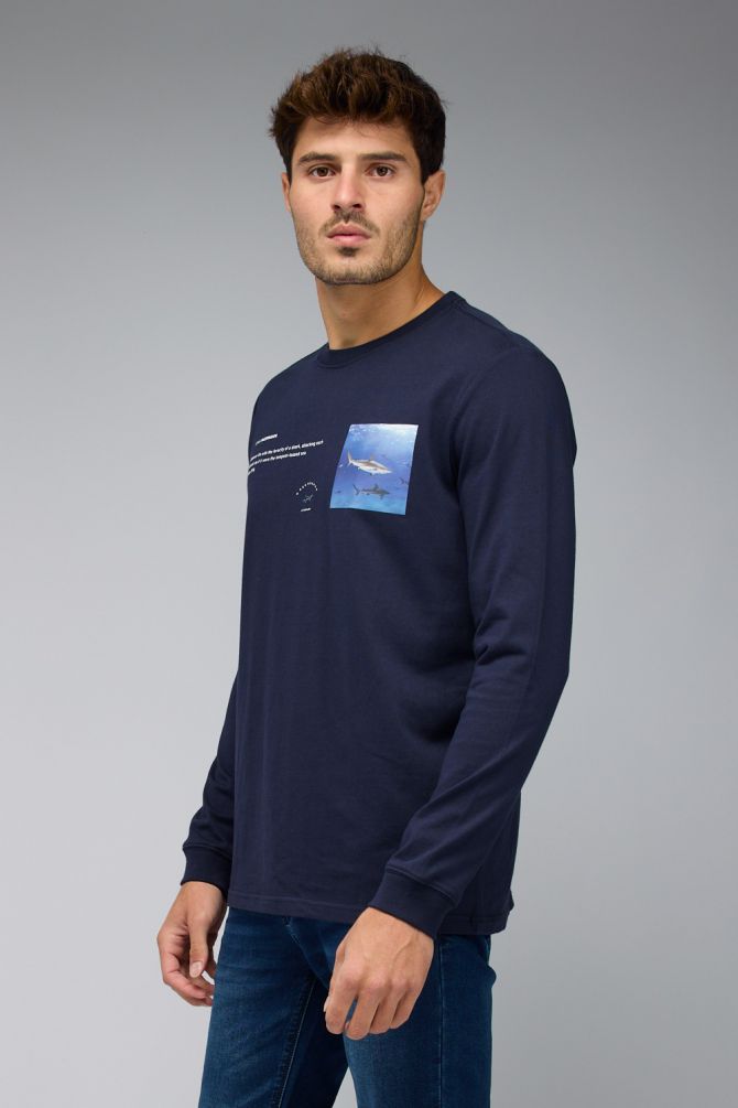 חולצת טי עם שרוולים ארוכים לגברים והדפס Greg Norman